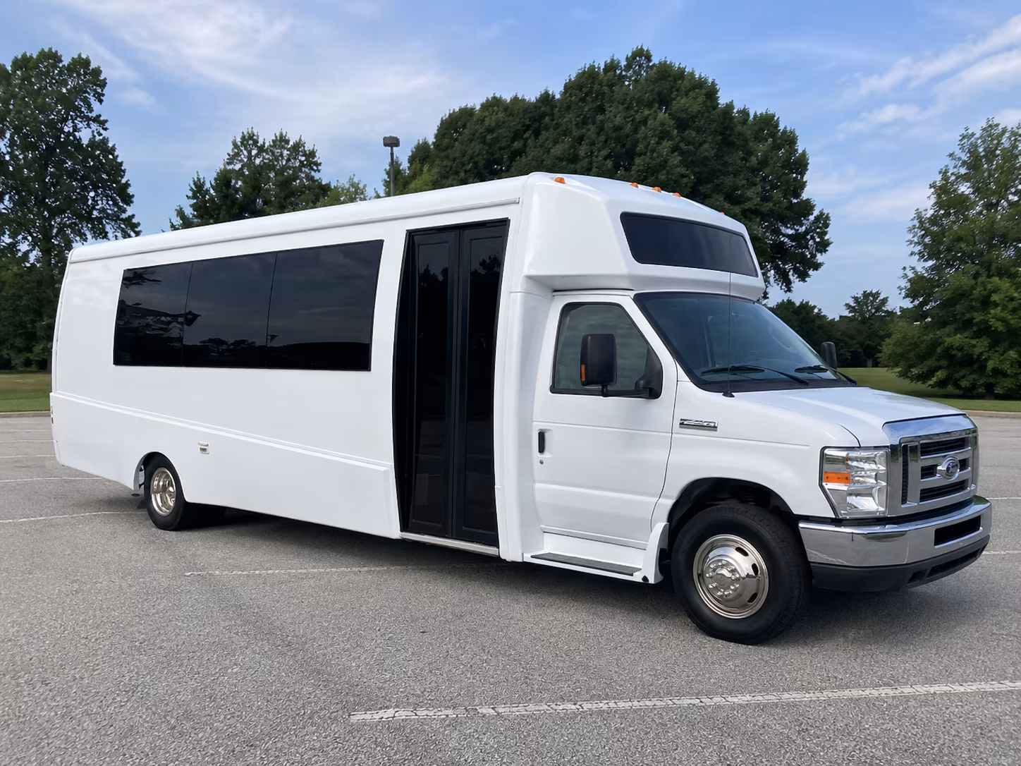 carson 18 passenger party bus